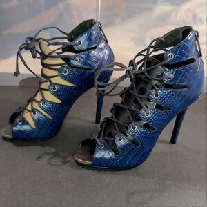 SCHUTZ 6.5B Mestico cobalt croc lace‎ up gladiator booties 3" spike heel